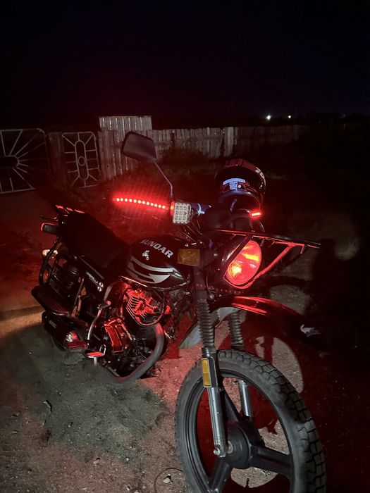 Мотоцикл 250кубов без вложений с доками