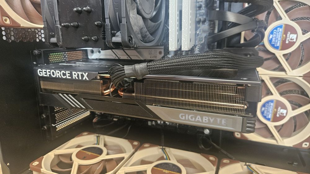 Геймърски компютър 4070ti super, i9 14900kf, 64gb, 2tb