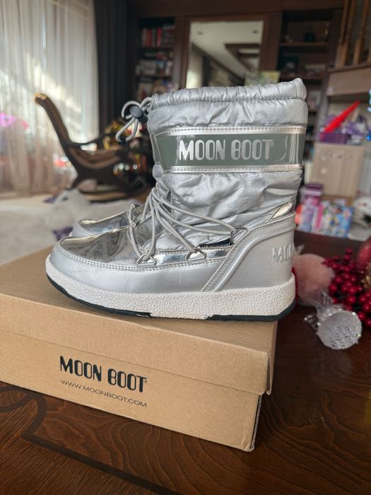 Детски апрески Moon boot