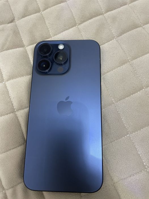 продаю iphone 15 pro max на 256 гб!!!