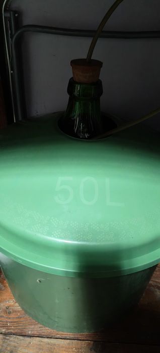 Damigeană  de sticlă cu protectie