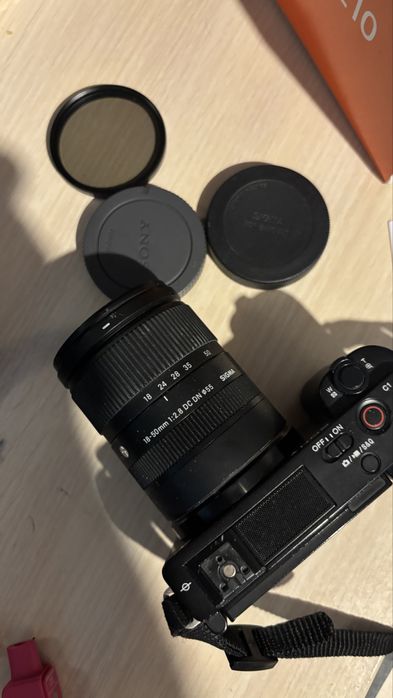 Фотоапарат Sony ZV-E10 + обектив Sigma 18-50mm F2.8 DC DN