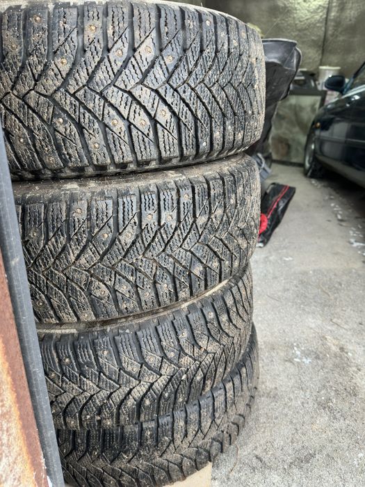 Шипованные шины 205/65/15