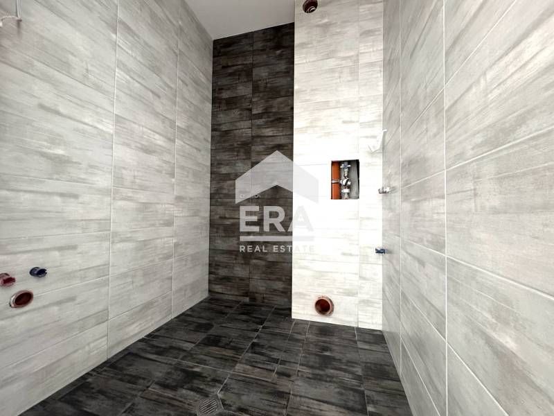 Многостаен апартамент с 3 спални, тип "мезонет", в нова сграда с разре