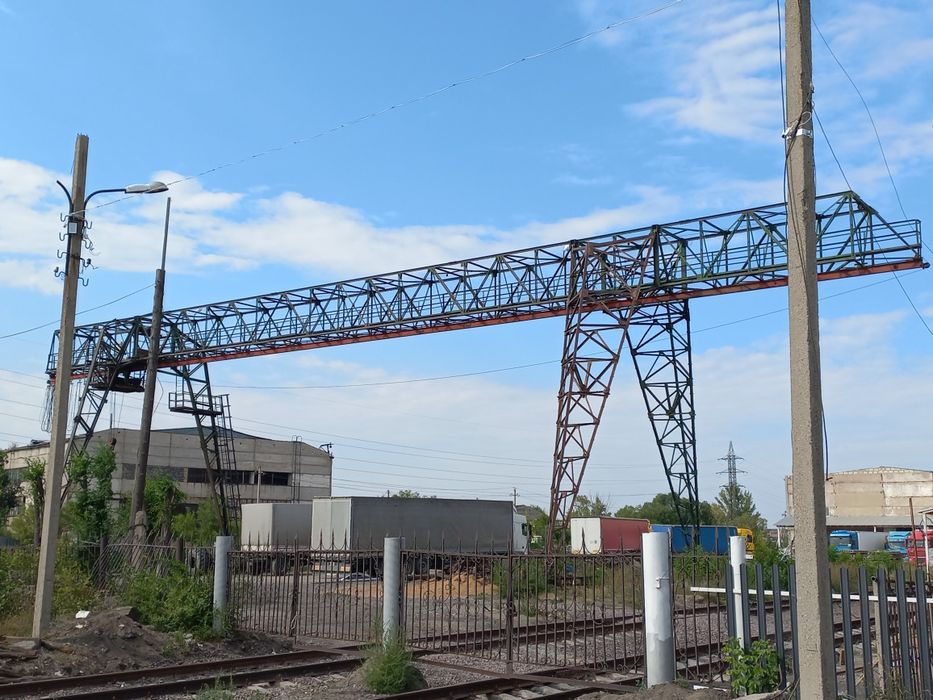 Продам кран козловой