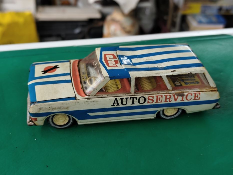 Ламаринена играчка количка EHRI DDR Opel Rekord