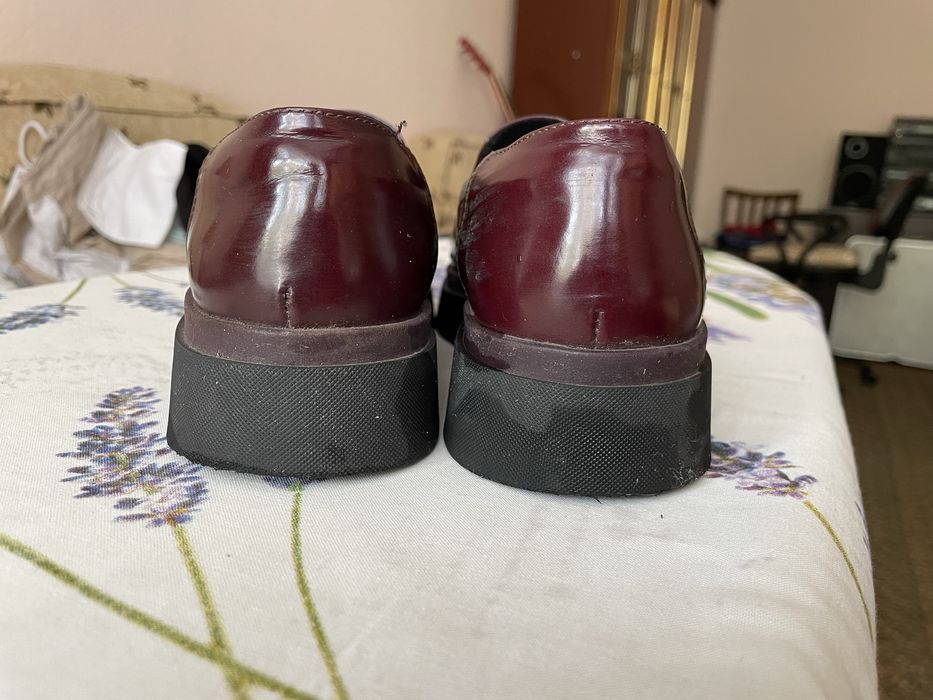 Продаю демисезонные ботинки и туфли.  5000 тенге