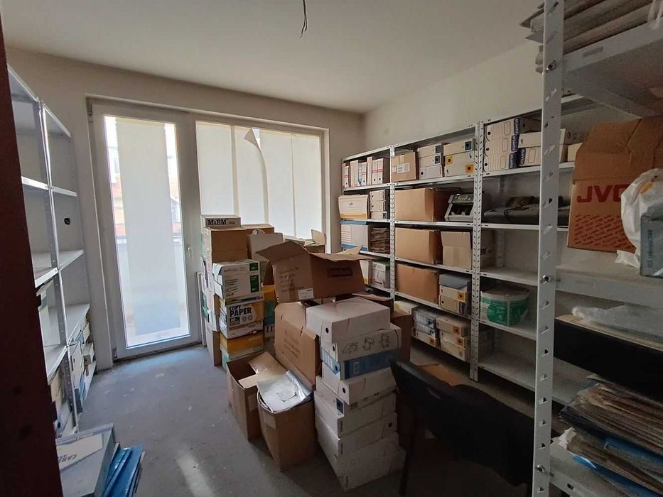 Тристаен апартамент с гараж