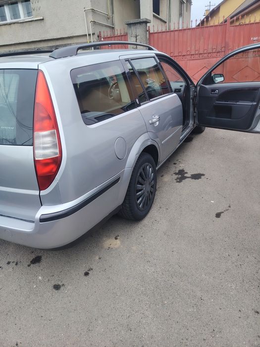 Vând sau schimb Ford Mondeo 2003 Diesel 131 cai