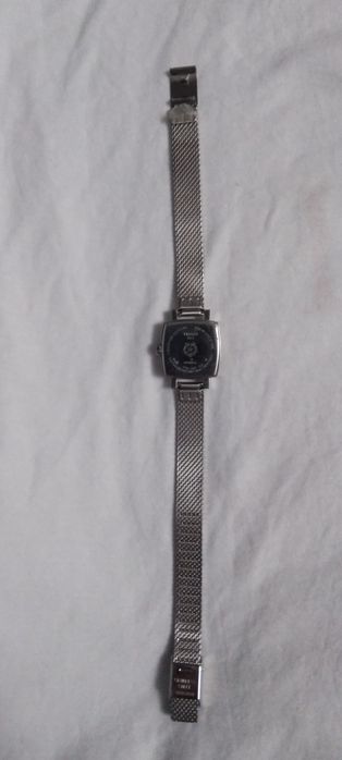 Жен часы Tissot Lovely Square