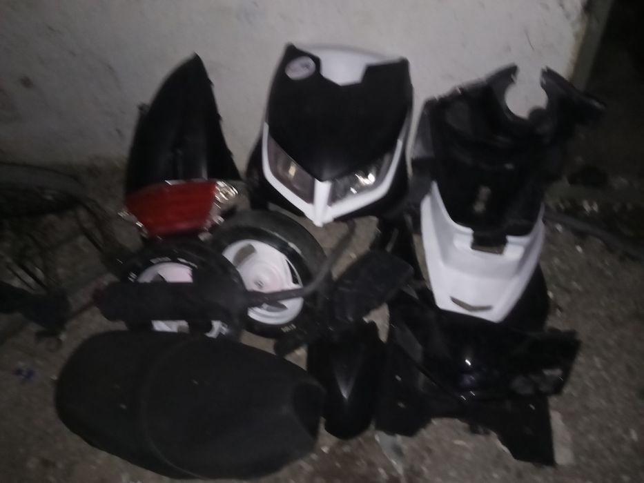 Продам пластик от мопеда и все что на фото