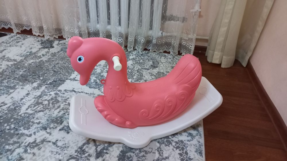 Продам лебедь качалку новая !!!