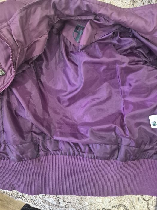 Продам куртку женскую