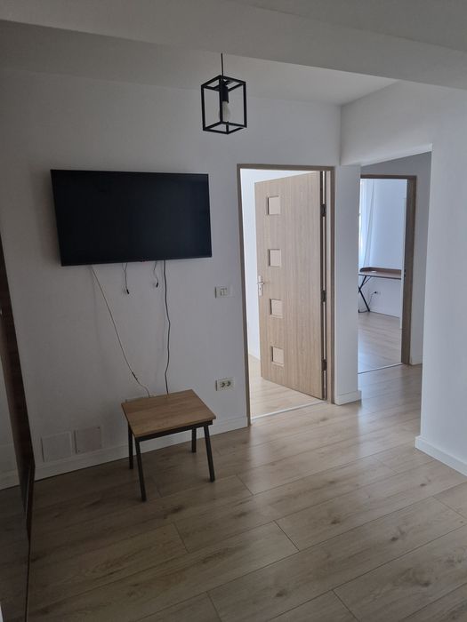 Proprietar închiriez apartament cu 3 camere