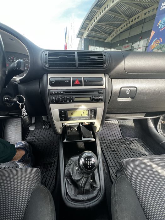 Vând Seat Leon 1M 2004 – 1.6 Benzină (105 CP), Climatronic, Geamuri electrice