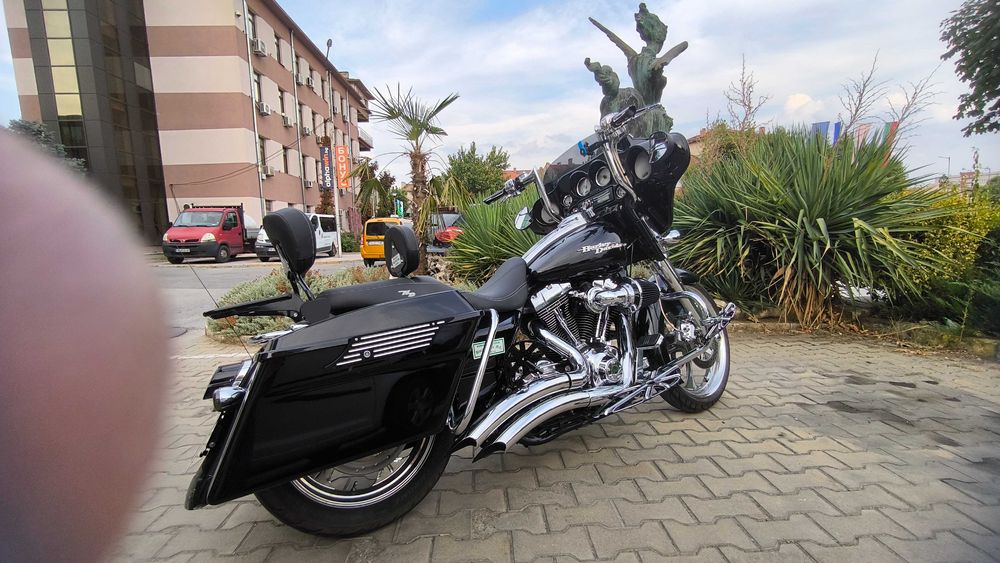 Продавам Harley-Davidson Street Glide