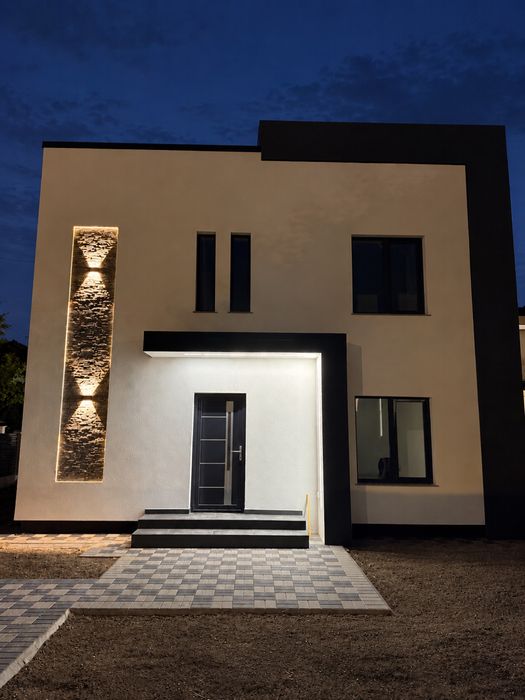 Casa noua de vanzare