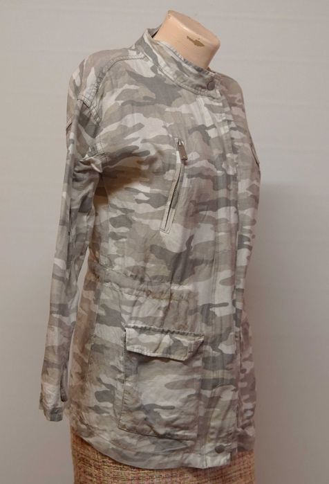 Geaca Vince Camuto camuflaj marimea  XS