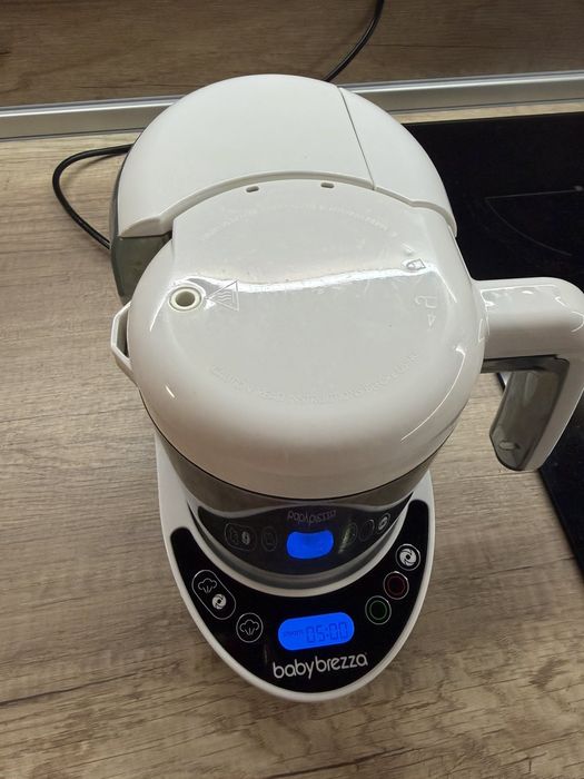 Baby Brezza уред за готвене на пара