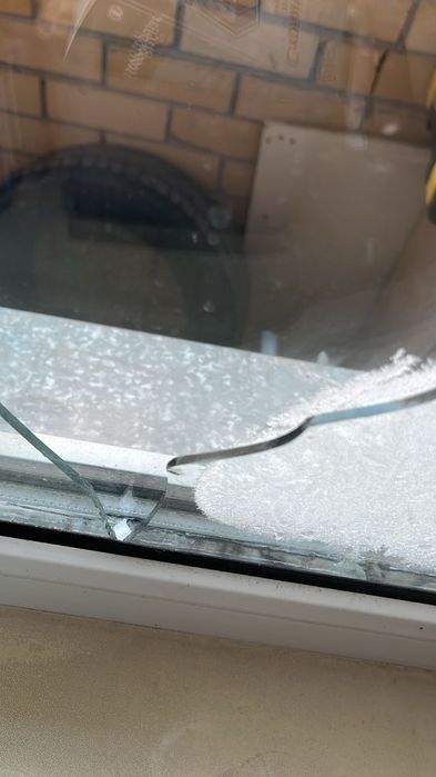 Замена разбитых стеклопакетов