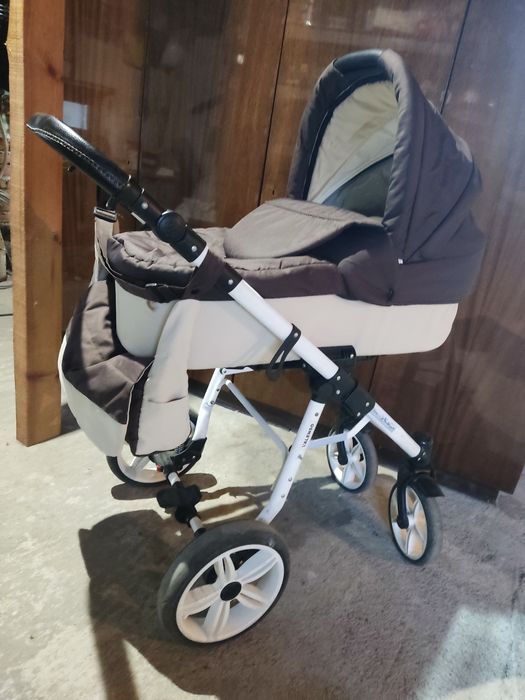 Бебешка количка Retrus Valenso 3 в 1