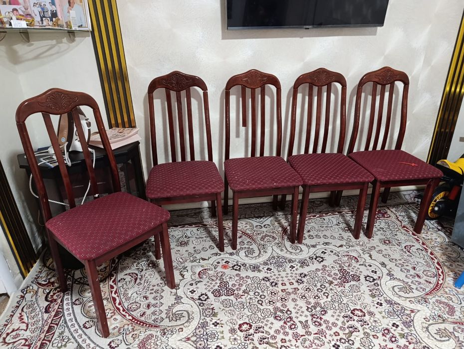 Малайзия стол + стулья в подарок