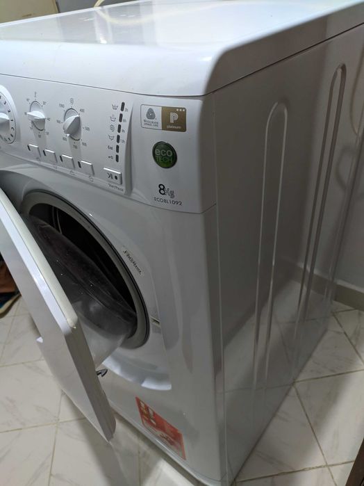 Пералня Аристон ХотпоинТ