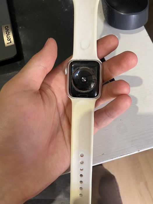 Apple Watch Series 4, Silver Aluminum Case, 40mm