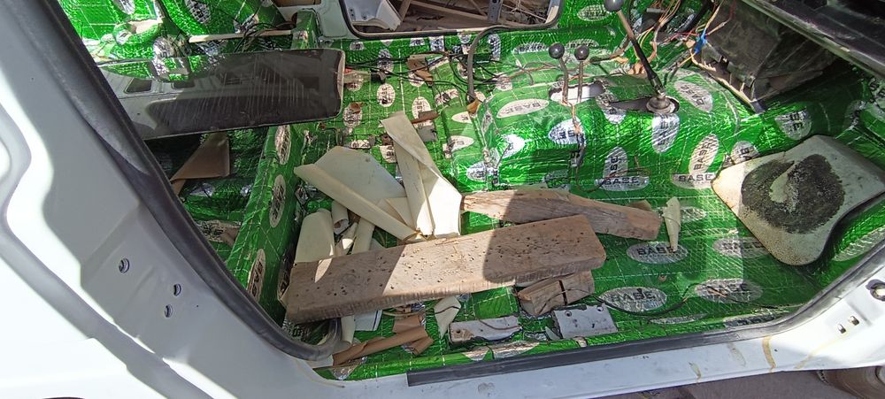 НИВА 2121 год 1988