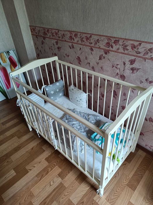 Продам детскую кроватку манеж