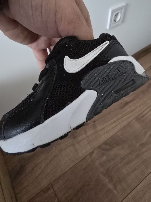 Nike air max black and white
