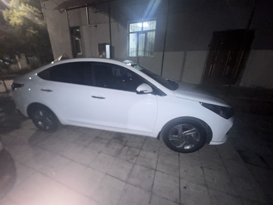 Продаю машину Hyundai Accent 2020 года