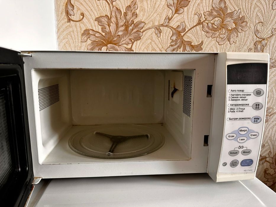 Продам микроволновую печь