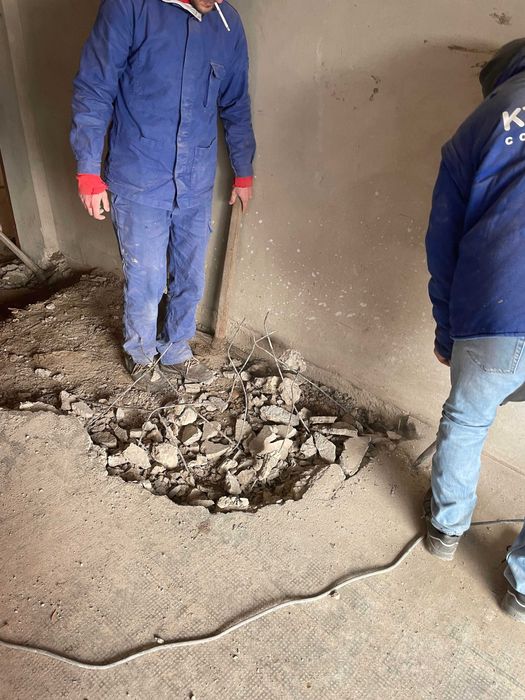 Executam demolari,spargem betoane,debarasari,transport moloz