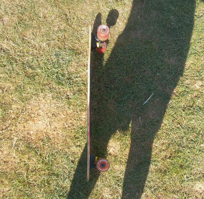 Vând longboard puțin folosit