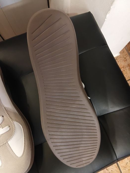 Продам женские теннески