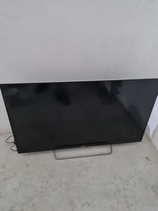 Музыкальная центр и телевизор прадом