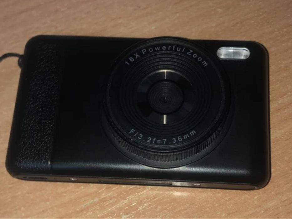 Фотоаппарат цифровой