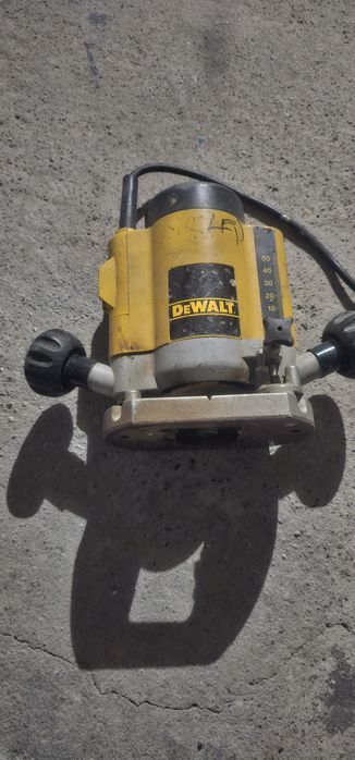 Freza dewalt in stare foarte bună