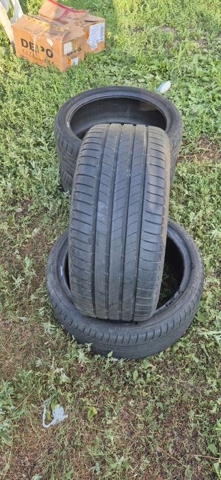 Летние шины Bridgestone 255/35/R19