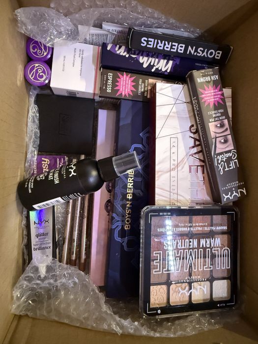 Make up artist profesional la domiciliu