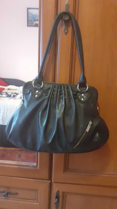 Черна дамска чанта