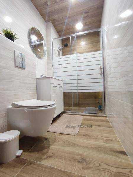 Дава се под наем Тристаен апартамент в Бургас, Център - 75 кв.м за 816 € - Снимка #6