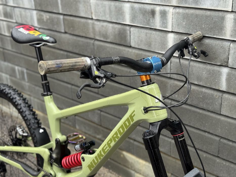 Планински карбонов велосипед NUKEPROOF GIGA 275c ( L размер)