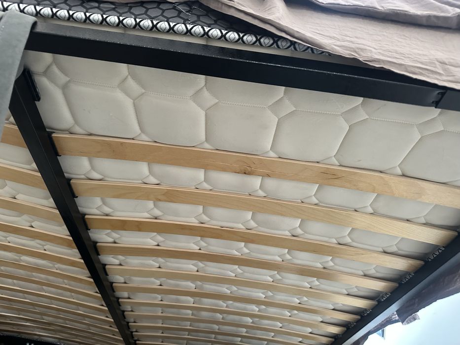 Двуспальный кровать