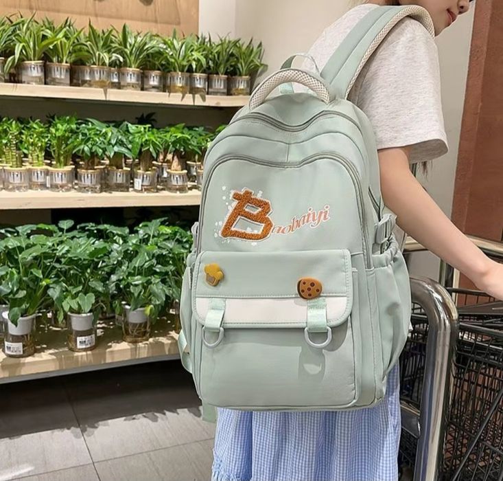 Рюкзаки школьные  новые