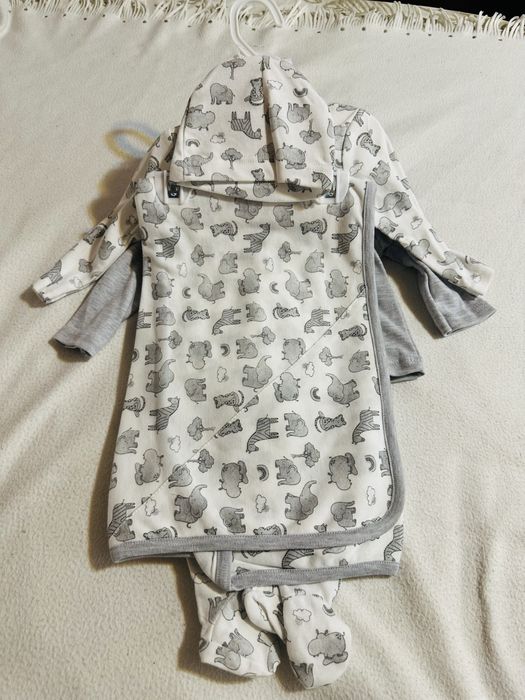 Бебешки комплекти от Великобритания а 0-3 3-6 месеца изписване