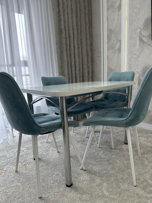 Продам столь и стулья