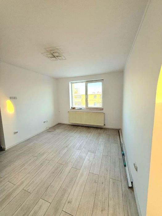 Vand Apartament 2 camere pe Esplanada