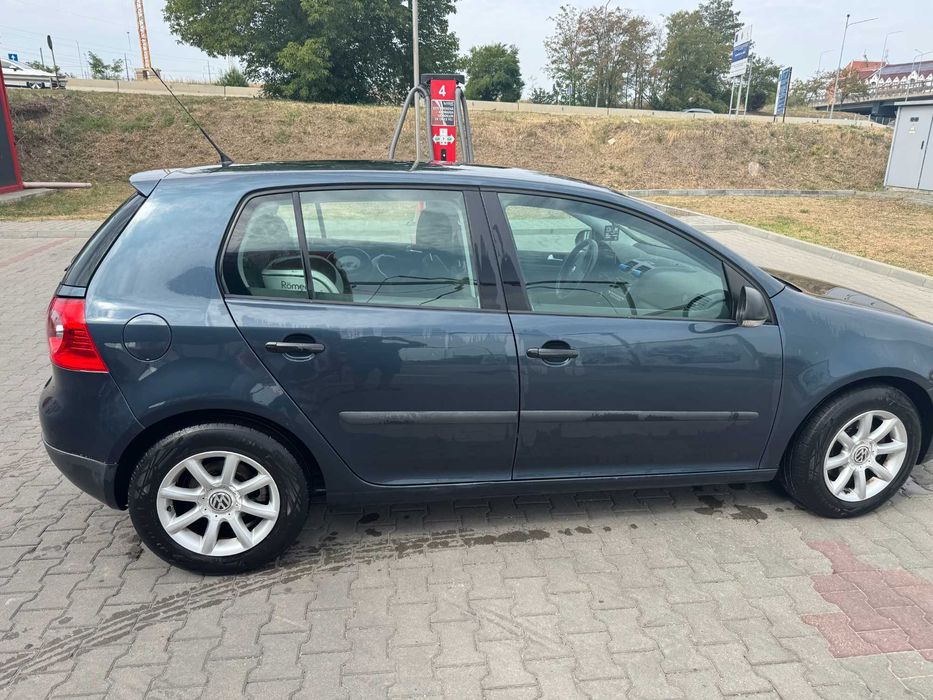 Vand VW Golf 5 1.6 benzina
